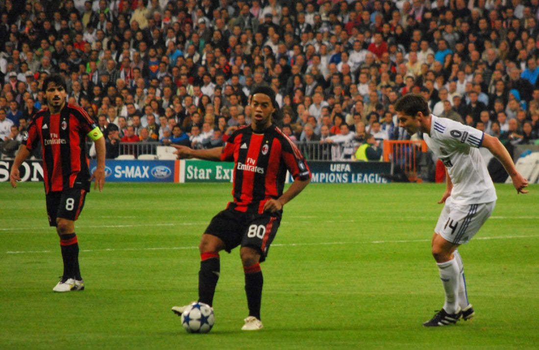 Gattuso, Ronaldinho og Xabi Alonso i AC Milan-trøjer